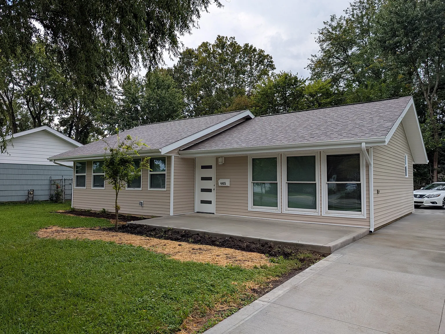 3 bed, 1068 sqft, $2,000 — Photo 3