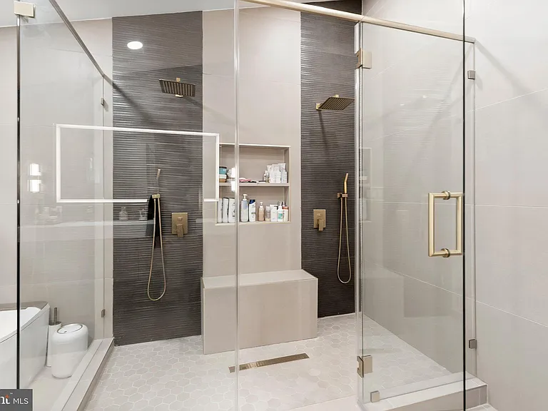 7202 Exbury Ct — Photo 36