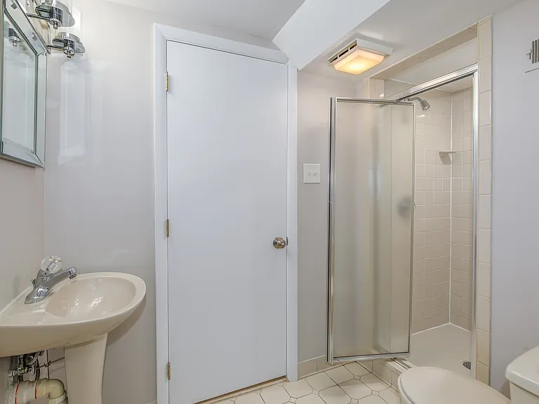 2526 S Arlington Mill Dr — Photo 15