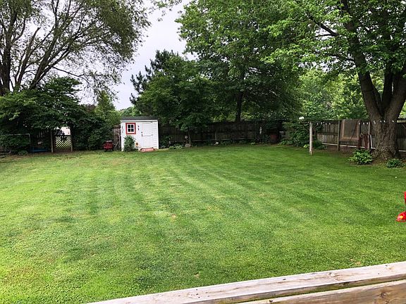 5th image of 285 W Hickory Hills Dr