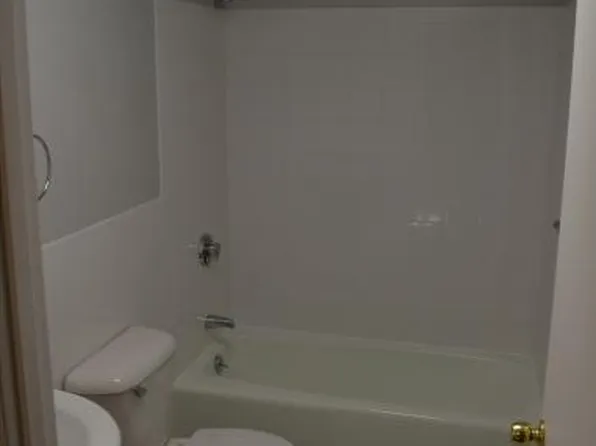 2 Middle Rd, Plaistow, NH 03865