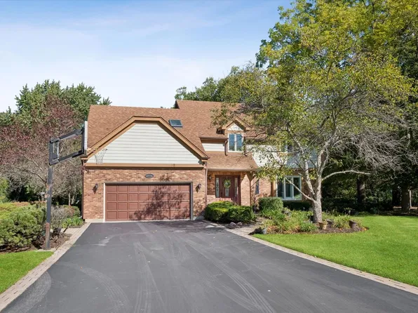 400 Bramble Ln, Deer Park, IL 60010