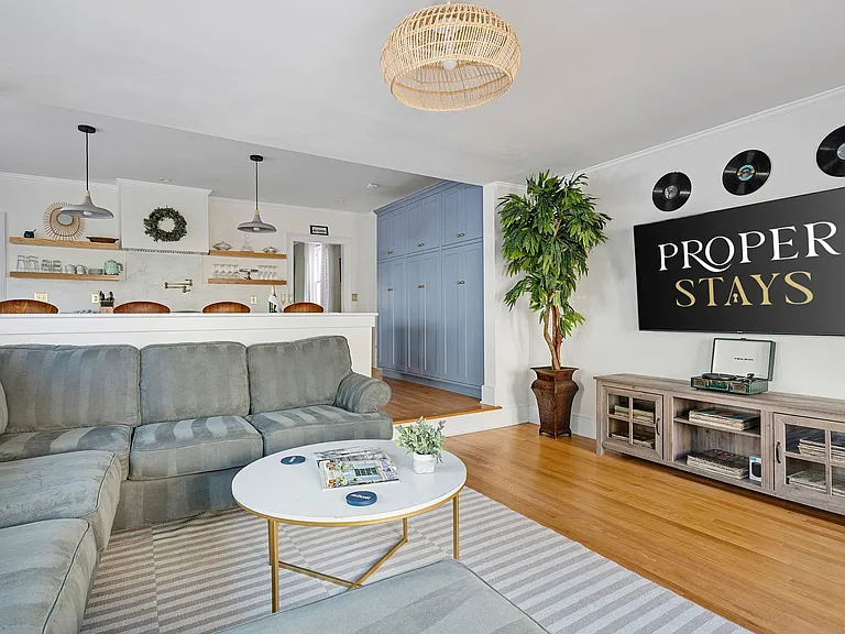 12 Percy St — Photo 2