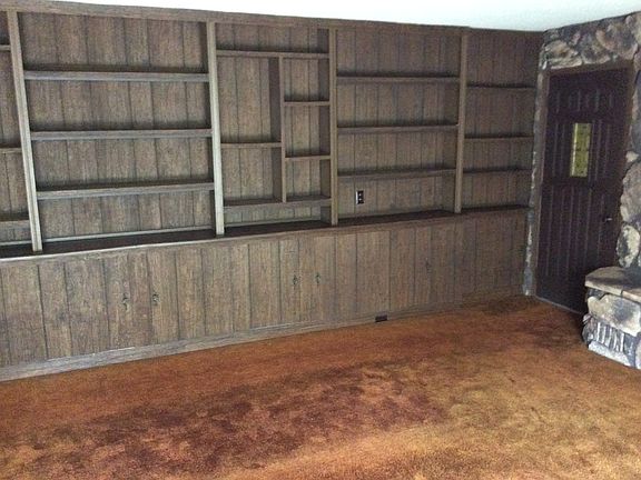 4Built-in Bookshelves