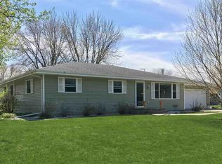 302 Brantwood Dr, Neenah, WI 54956