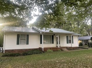 601 Herb Dr, Lawrenceburg, TN 38464
