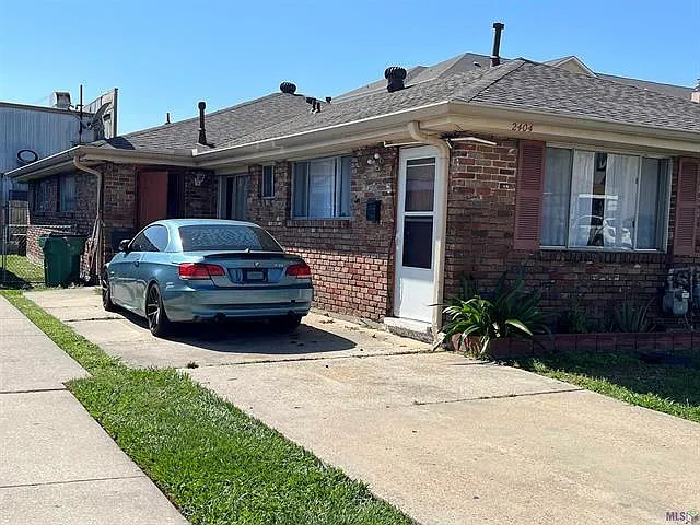 2404 Athania Pkwy — Photo 4