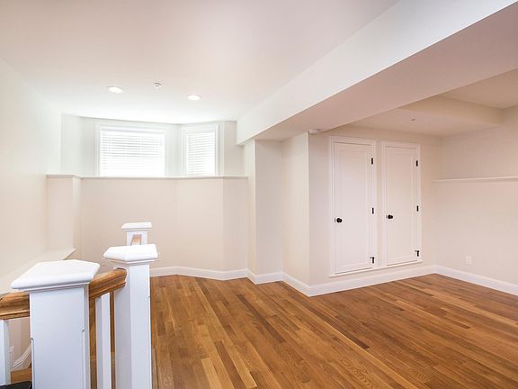 3rd image of 1544 Taylor St #6