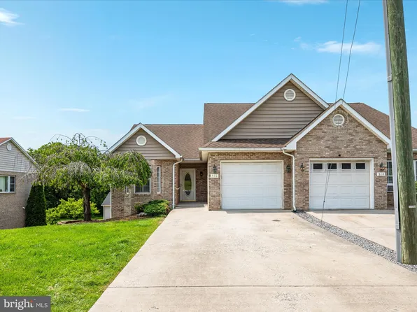 516 S Water St, Woodstock, VA 22664