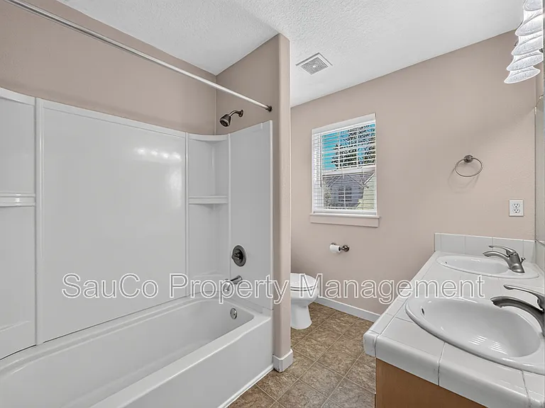 5073 NW 149th Ter — Photo 15