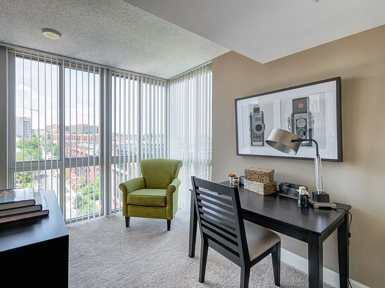 Parc Rosslyn Apartments — Photo 22