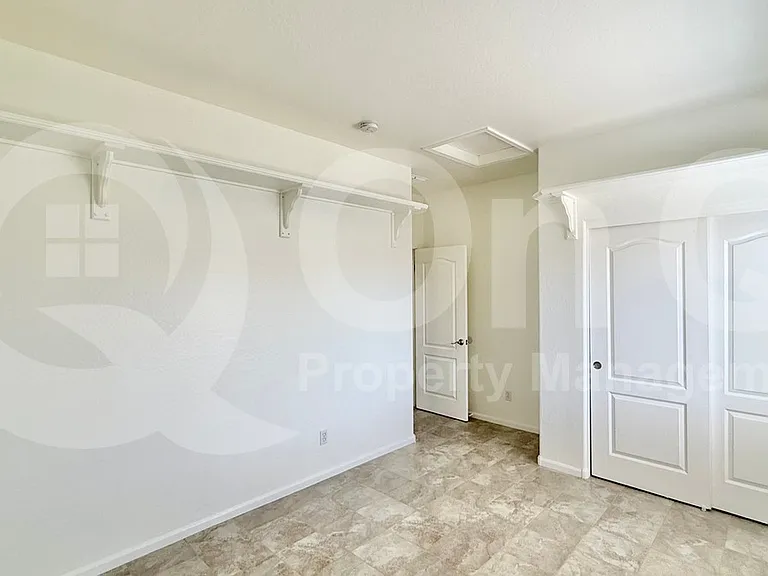1613 S 174th Ln — Photo 15