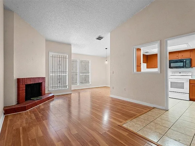 652 Saint Johns Ct #652 — Photo 5