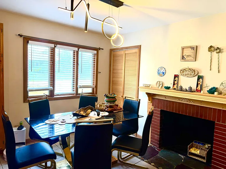 2082 Lakeshire Dr — Photo 37