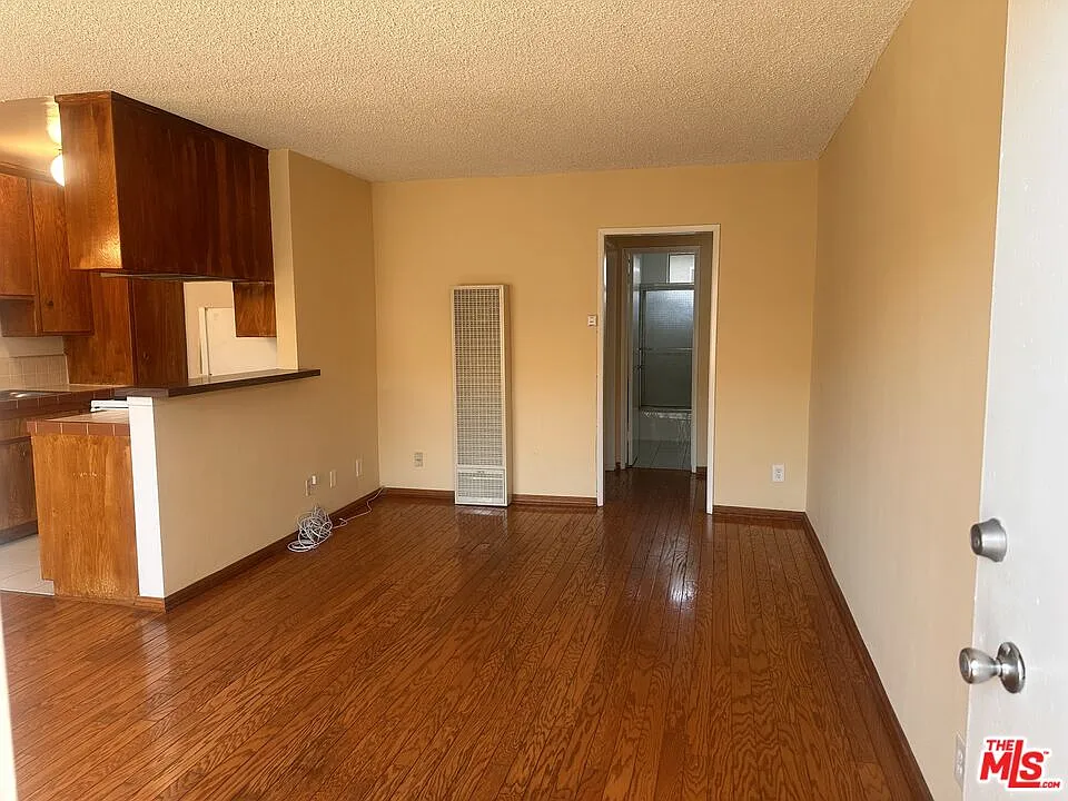 1 bed, 1.0 bath, 750 sqft, $2,050 — Photo 2