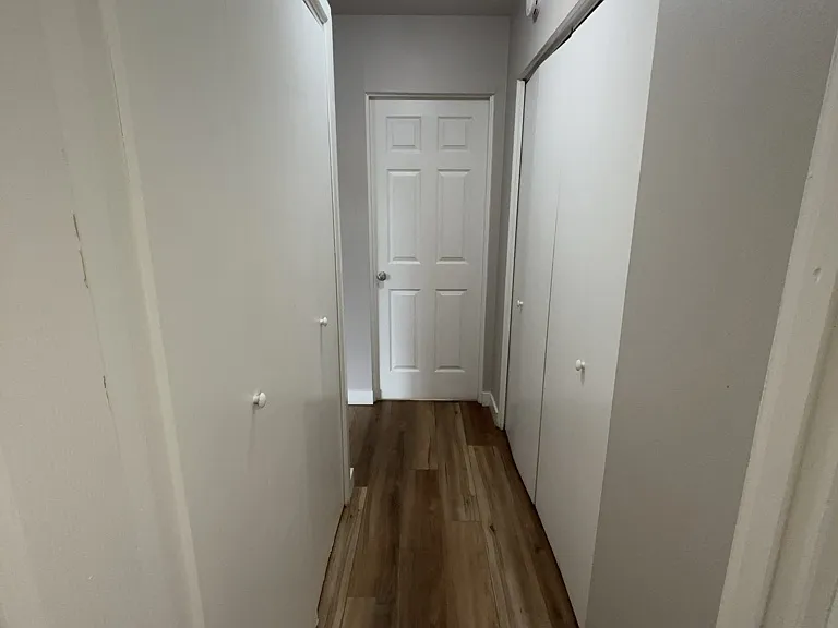 Hall Court Apartments — Photo 9