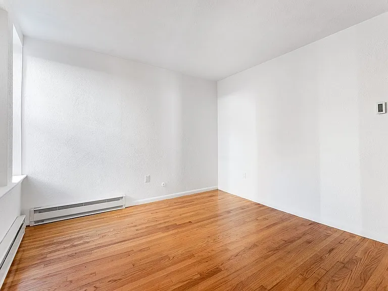 8 Battery St #14 — Photo 18