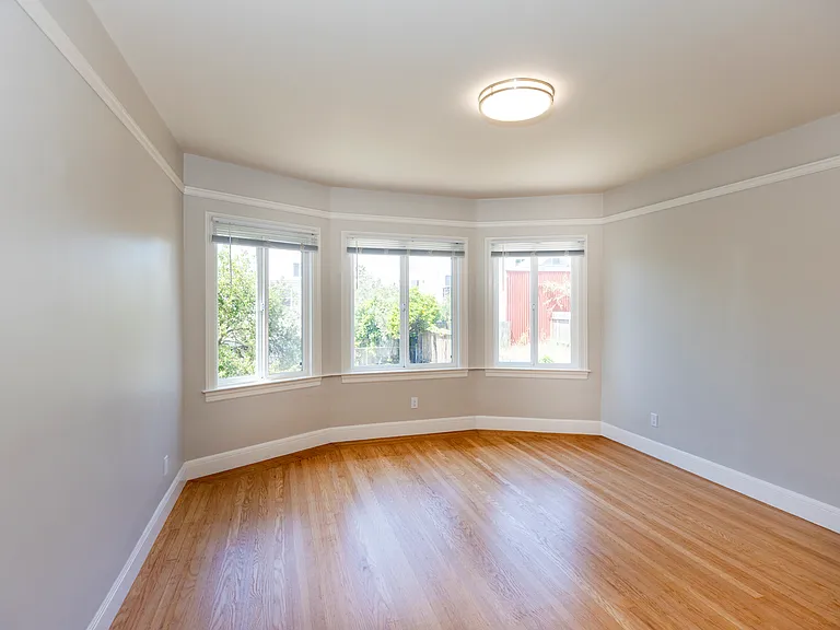 877 44th Ave — Photo 38