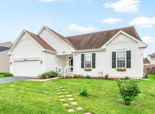 348 E Becker Pl, Sycamore, IL 60178