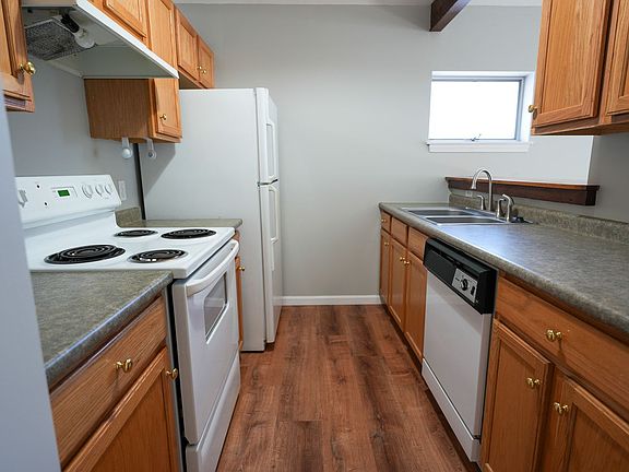 3rd image of 183 Lower Main St APT 207