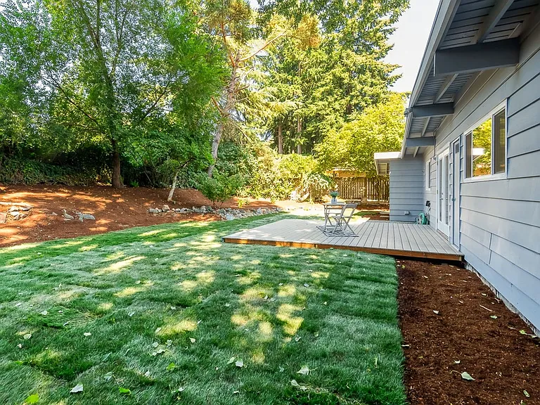 15618 NE 1st Pl — Photo 21