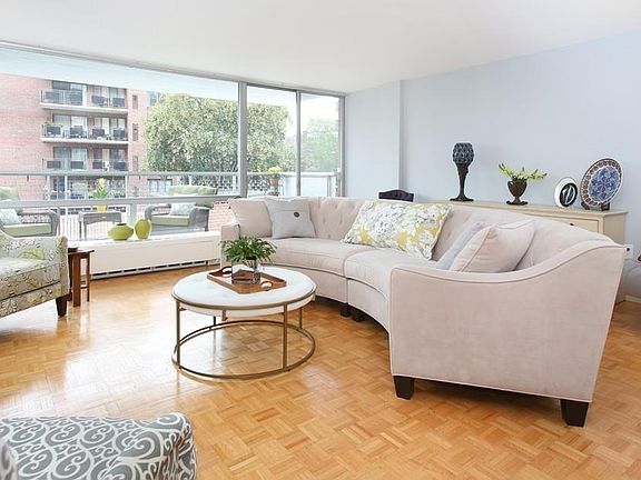 5th image of 45 Longwood Ave APT 201