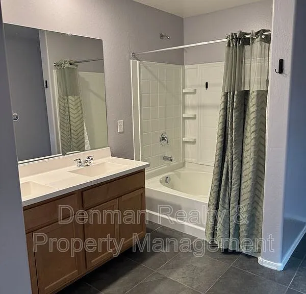 1633 W Pinkley Ct — Photo 21