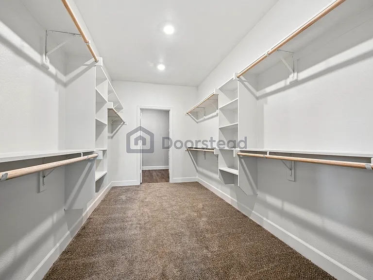 652 Parkside Dr — Photo 35