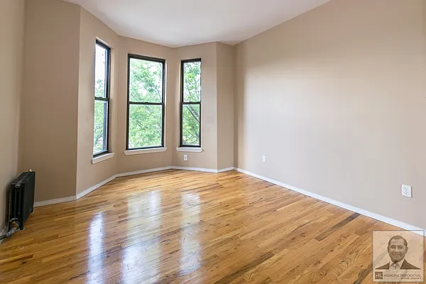 Rented by Garfield Realty  | media 22