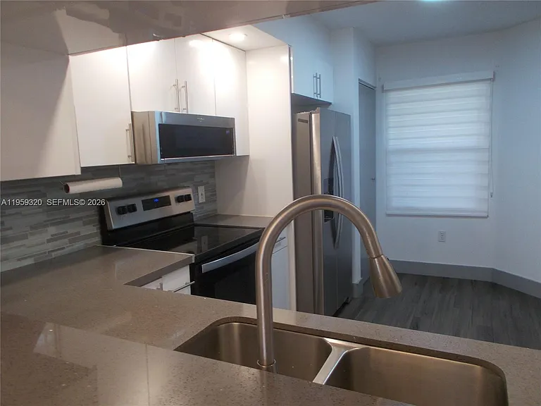 701 SW 141st Ave #110R — Photo 18