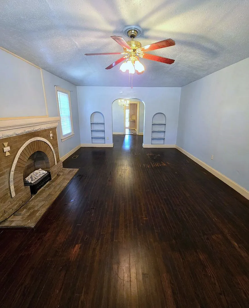 3 Bed, 1 Bath Home in NW OKC Close to Plaza District — Photo 3
