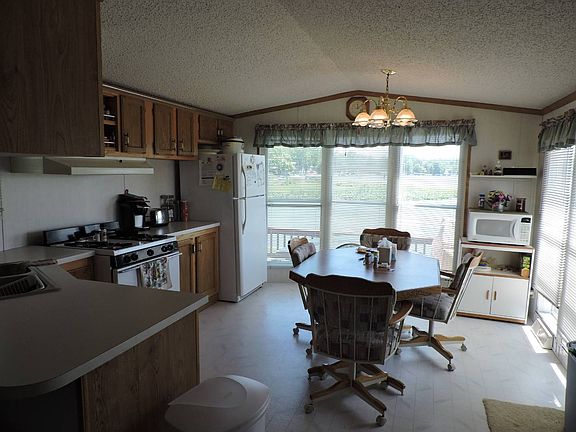 5th image of 54679 Park Ln