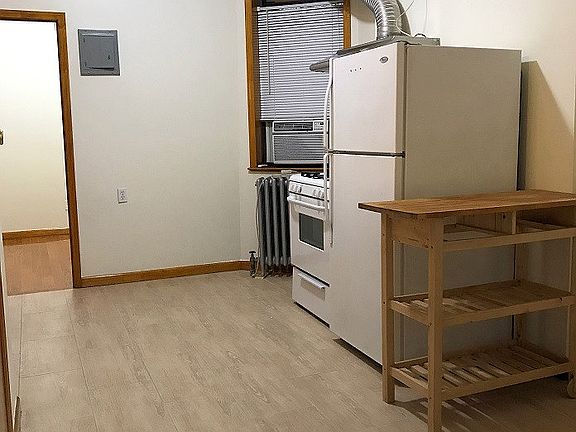 3rd image of 72 Bayard St #24