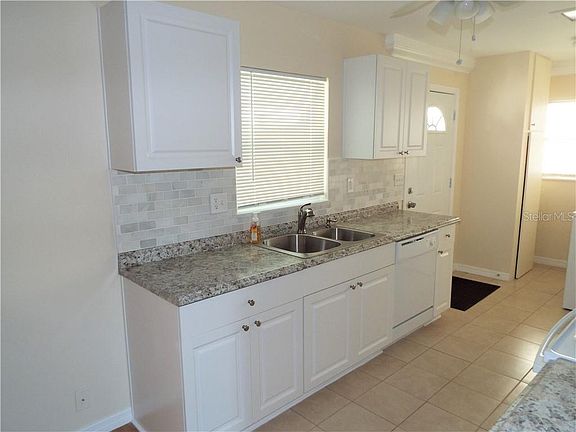 3rd image of 1610 Council Dr