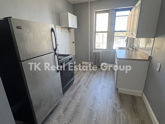 5th image of 4409 Palisade Ave APT 15