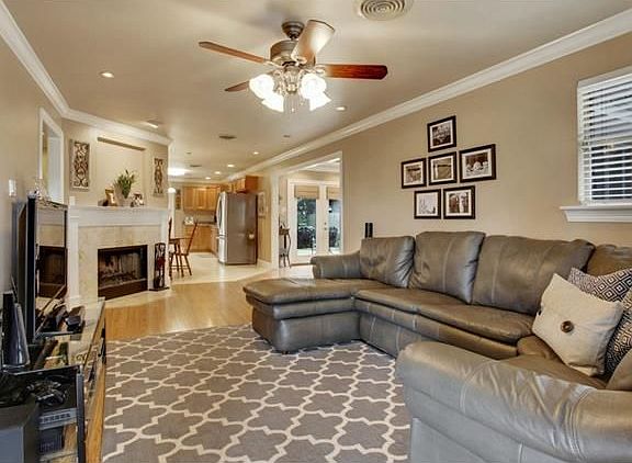 2nd image of 2213 Belmont Pl