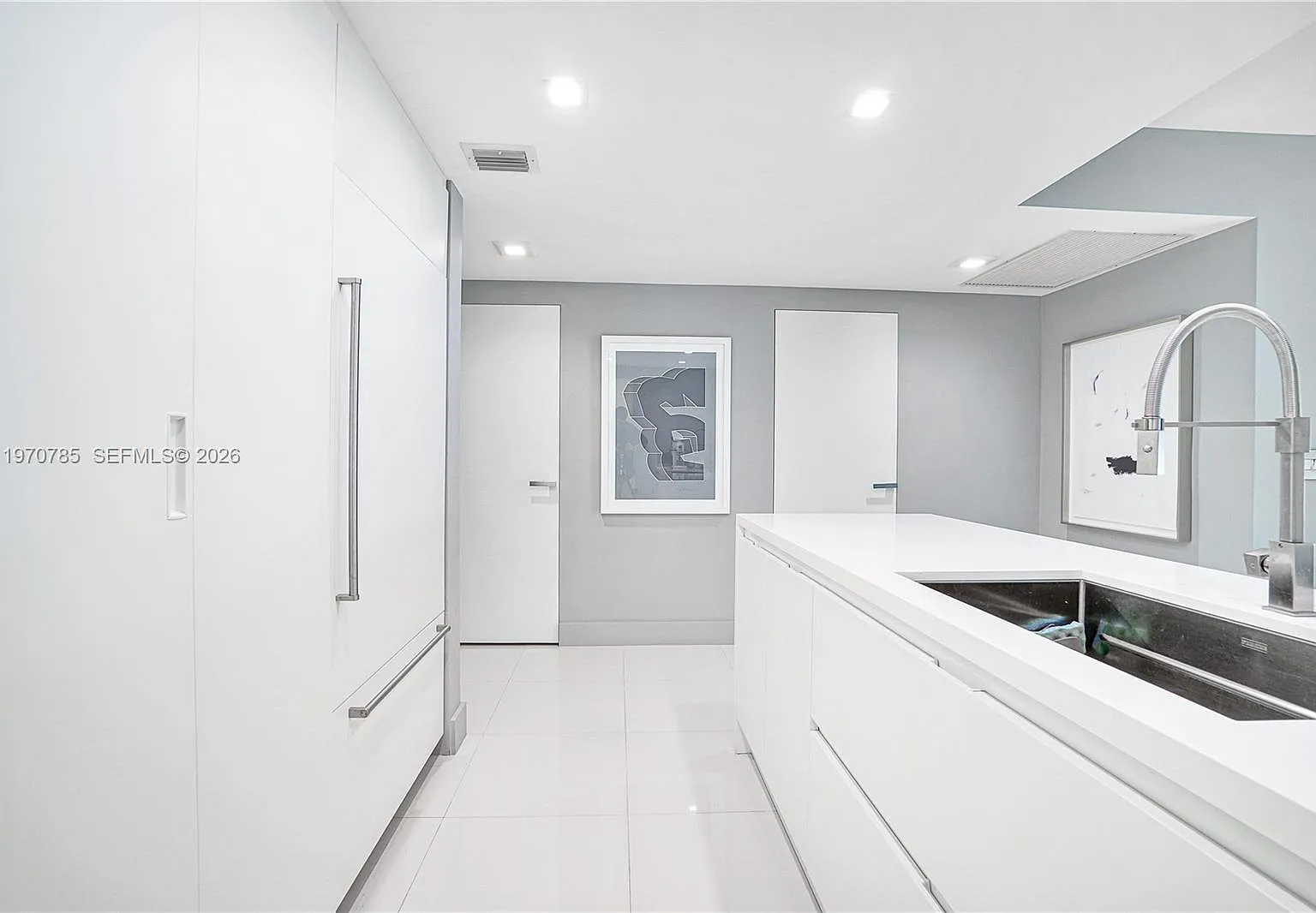 Iconbrickell Condo No 1 — Photo 2