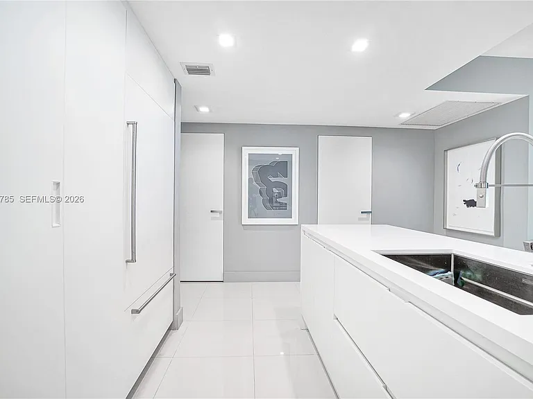 475 Brickell Ave #1913 — Photo 2