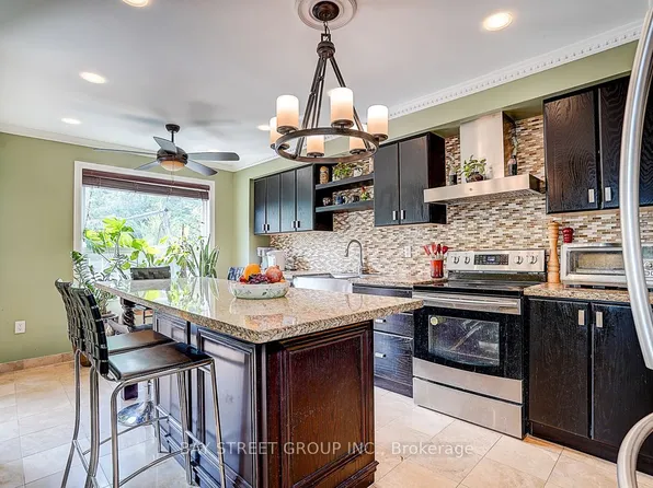304 Charlton Ave, Vaughan, ON L4J 6H4