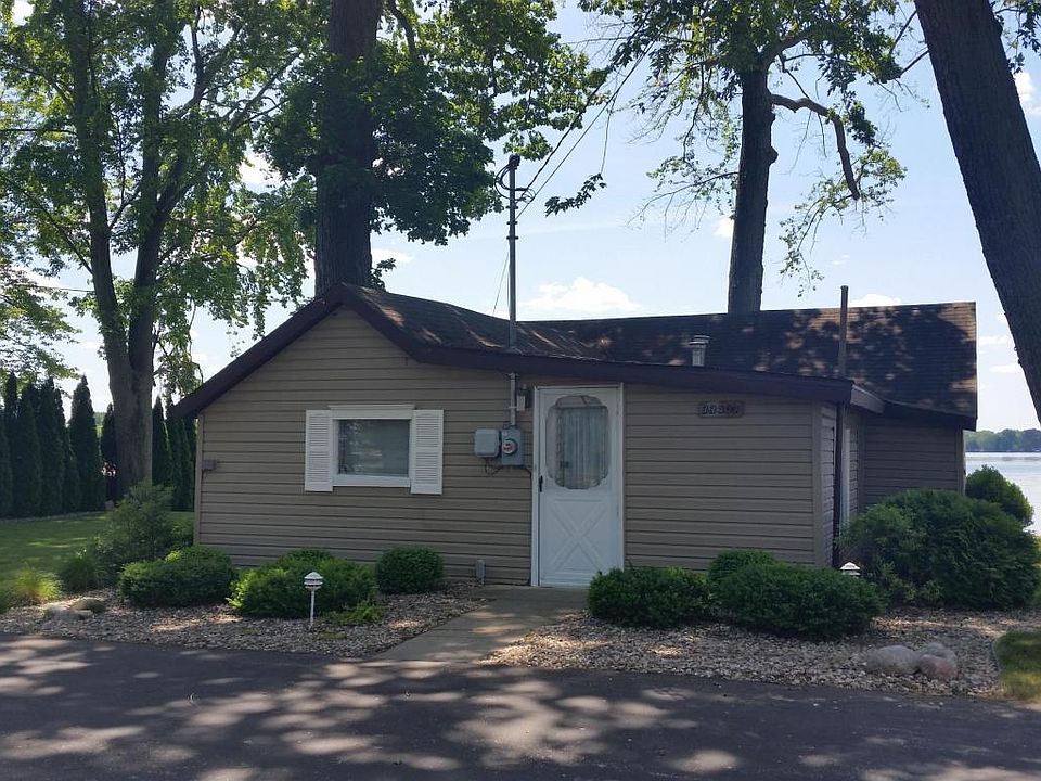 2nd image of 33407 Tice Rd