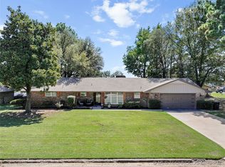 2109 W Locust St, Durant, OK 74701