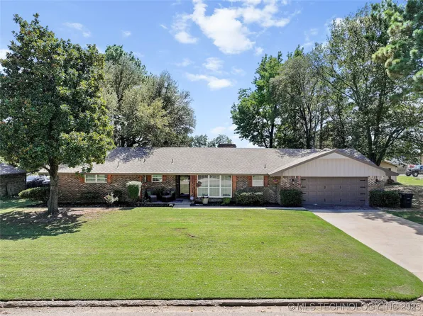 2109 W Locust St, Durant, OK 74701