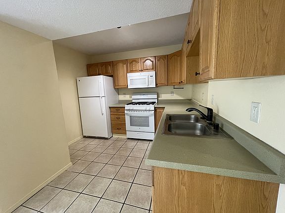 5th image of 1717 Girard Blvd SE APT A