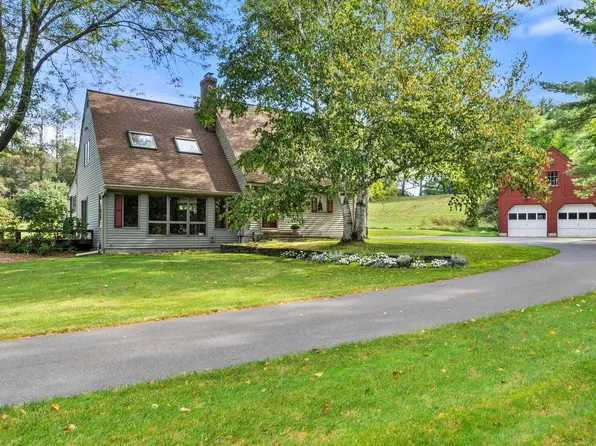 16 Interlaken Rd, Stockbridge, MA 01262