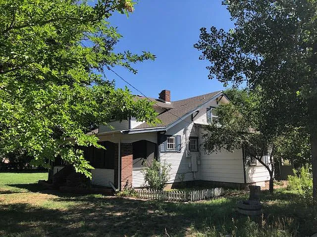 116 Brewster Ln — Photo 2