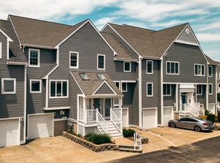 700 Shore Dr UNIT 1002, Fall River, MA 02721