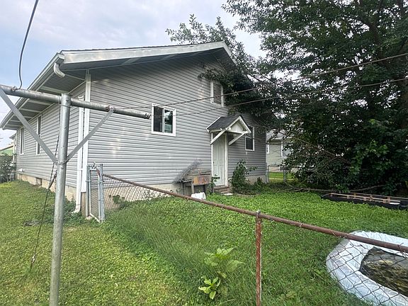 3rd image of 525 N Lyon Ave