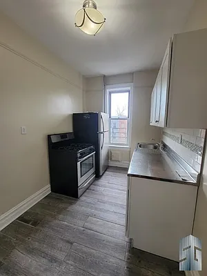 Rented by Skyline Group Real Estate | media 9