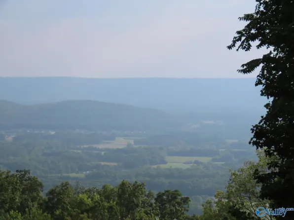 787 Blowing Cave Rd, Gurley, AL 35748