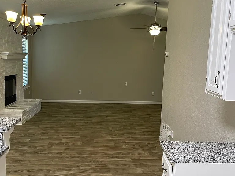 11364 Walters Ave — Photo 12